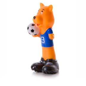 Vinylový pes s kopačkami a fotbalovým míčem, pískací hračka pro psy, 16,5 cm, ideální pro aktivní hru