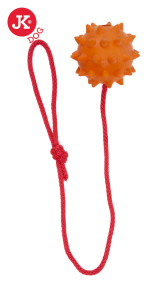 JK ANIMALS hračka z tvrdé gumy Míček ježek 9 cm + šňůra 60 cm oranžový | © copyright jk animals, všechna práva vyhrazena