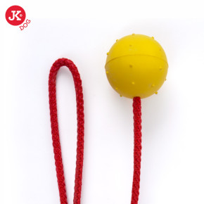 JK ANIMALS hračka z tvrdé gumy Míček 5 cm + šňůra 60 cm žlutý | © copyright jk animals, všechna práva vyhrazena