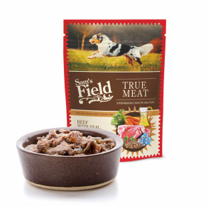 Sam's Field True Meat Beef with Veal, Carrot & Lingonberry, šťavnatá masová kapsička hovězí s telecím, mrkví a brusinkami pro psy, 260 g (superprémiové kapsičky pro psy)