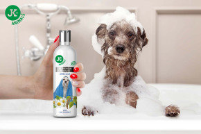 Prémiový šampon pro světlou srst se zjemňujícími účinky, 250 ml, s výtažky z břízy a heřmánku © copyright jk animals, všechna práva vyhrazena
